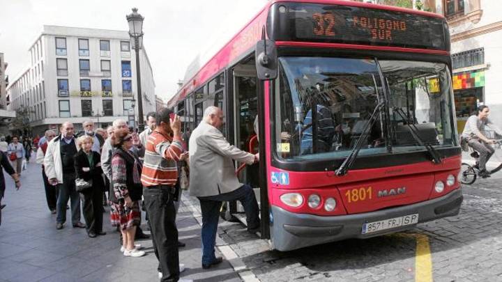 Esta ciudad española estrenará la primera parada de autobús que baja 20 grados la temperatura exterior