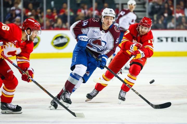 Avalanche sign F Joel Kiviranta to 1