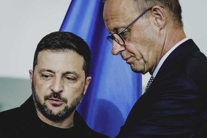 Ukraine willing to discuss territorial issues with Russia, German chancellor says 