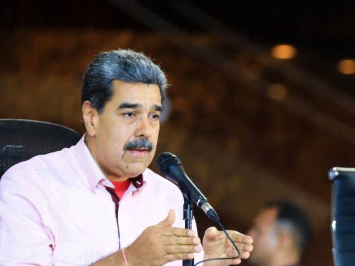 “Hay mucho cobarde escondido y disfrazado” y otras perlas de Maduro