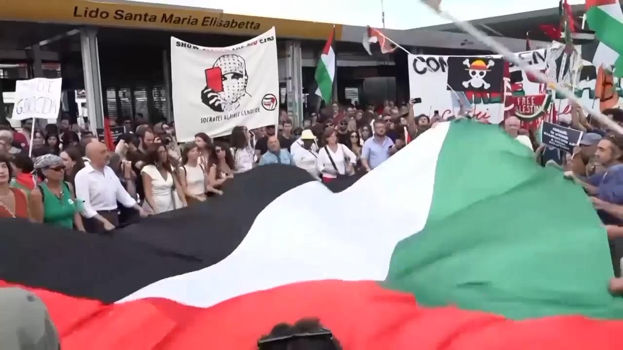 Thousands at pro-Palestinian demonstration during International Film Festival in Venice