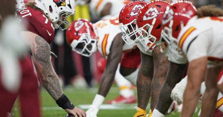 One pass, one TD: Mahomes, Chiefs get off to good start in 20