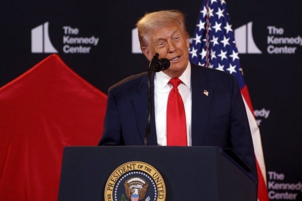 Trump advierte de «consecuencias muy severas» a Putin si no pone fin a la guerra