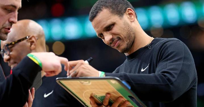 Celtics extend contract of head coach Joe Mazzulla