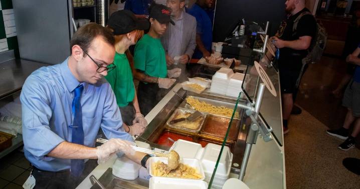 Murfreesboro favorite Demos’ expands to MTSU campus