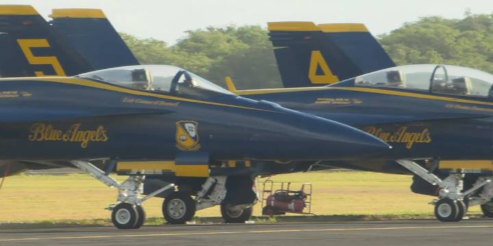 Thousands enjoy military aircraft, Blue Angels at air show