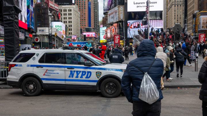 Three Injured After Teen Opens Fire In New York City's Times Square