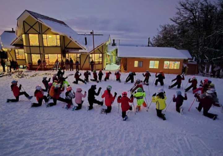 Delegación de 25 niños del Club Andino Punta Arenas representará a Magallanes en competencias nacionales