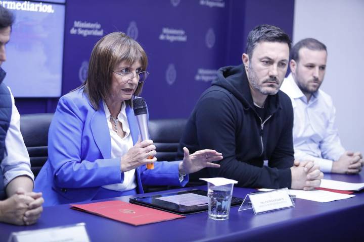 Cambio de gabinete. Bullrich y Petri dejarán dos vacantes: Milei podría completar los casilleros o relanzar la gestión