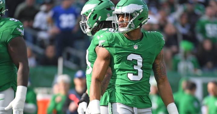 Eagles game ball: EDGEs emerge; New guy catches on quickly