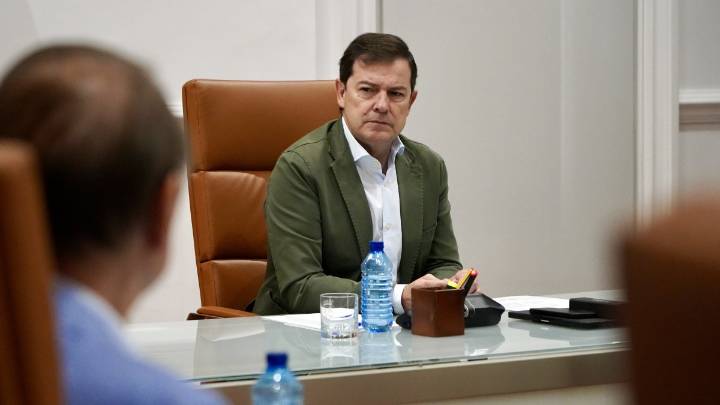 La Junta apremia a Sánchez a enviar los refuerzos militares prometidos para los incendios de Castilla y León