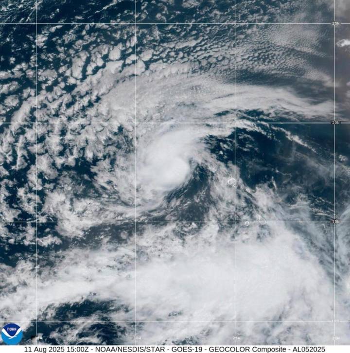 Tormenta tropical Erin se forma en el Atlántico y el huracán Henriette se fortalece en el Pacífico