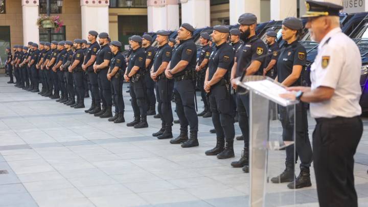 La Policía Nacional exhibe en Huesca su despliegue para la Vuelta a España