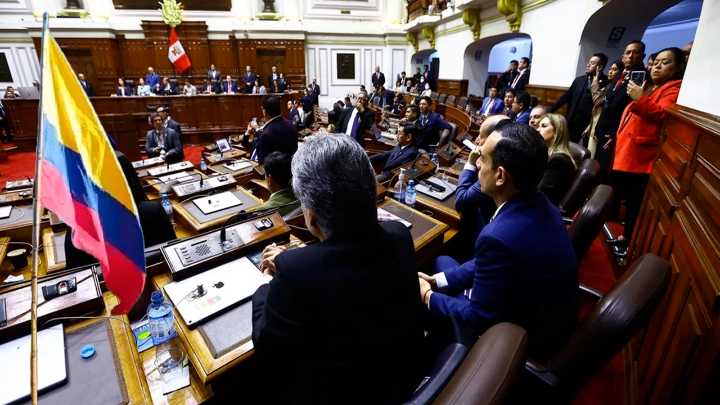 Congresistas exigen respuesta firme por bandera colombiana en Santa Rosa