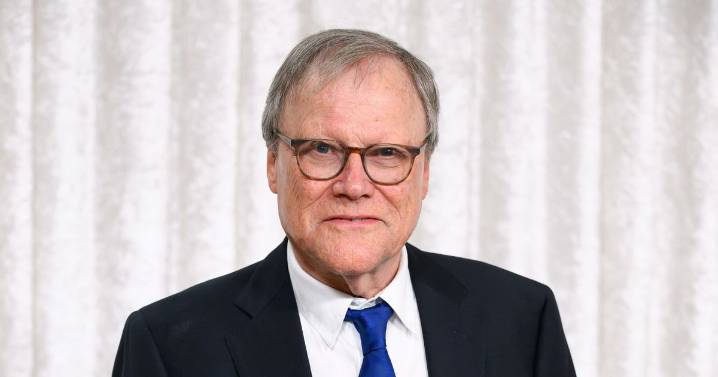 Coronation Street legend says 'look who' as she reunites with Roy Cropper star amid demand