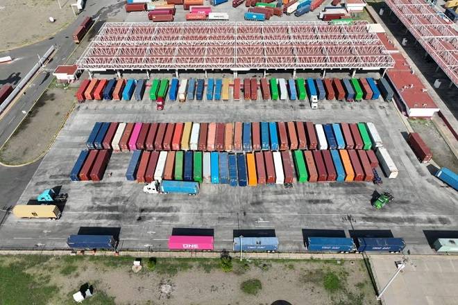 Embargan 10 millones de cajetillas de cigarros por contrabando en aduana 