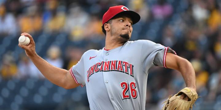 Chase Burns placed on injured list with right flexor strain