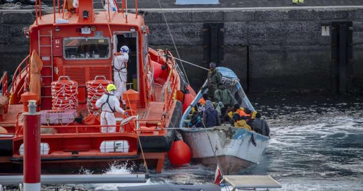 Comienzan las derivaciones de los menores inmigrantes solicitantes de asilo desde Canarias a la Península