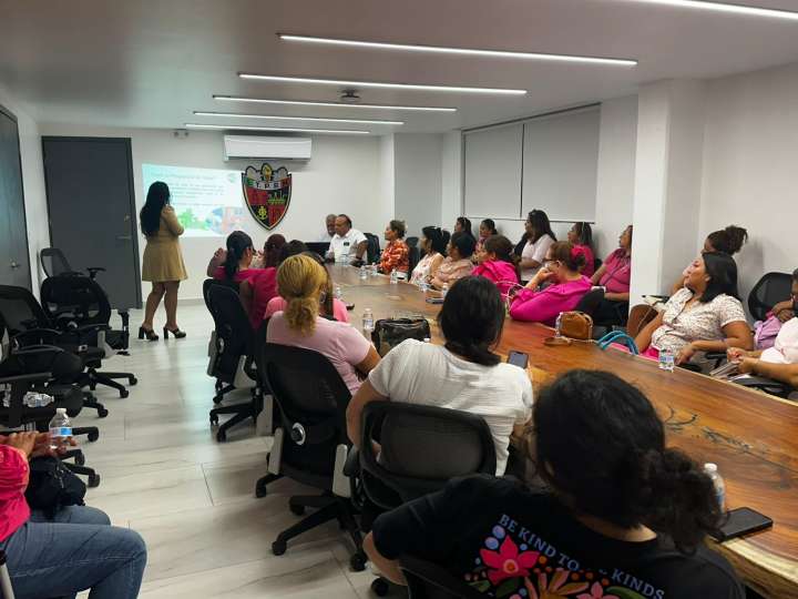 SPSC IMPARTE TALLER A MUJERES EMPRENDEDORAS EN CIUDAD DEL CARMEN