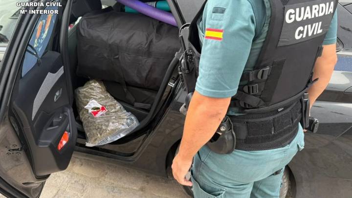 A prisión tras ser sorprendido en Granada con 87 sacos de marihuana en el coche