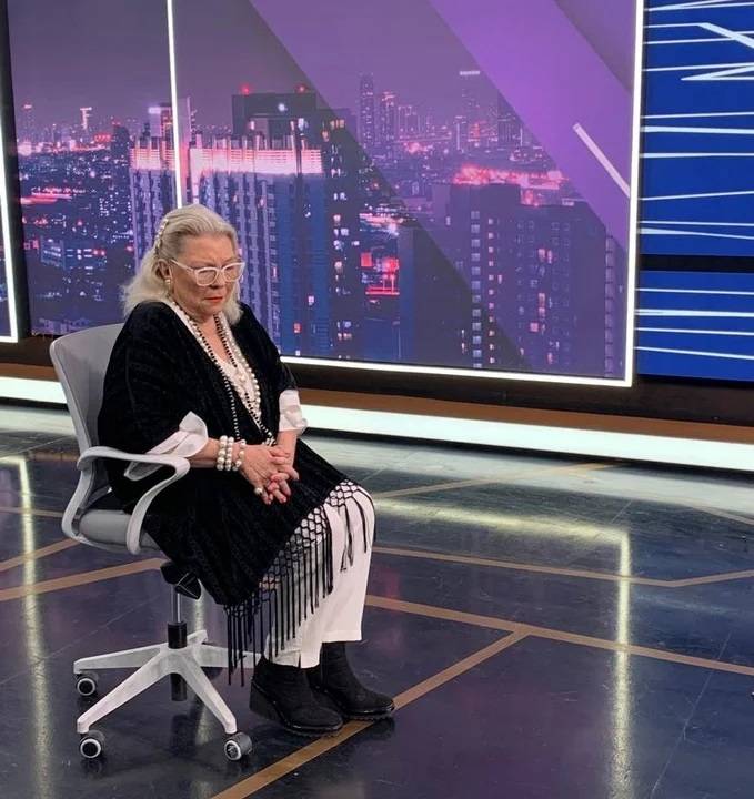 Carrió, sin filtros, acusó a Milei de ver "pornografía infantil" y a su hermana de ser "la más oscura"