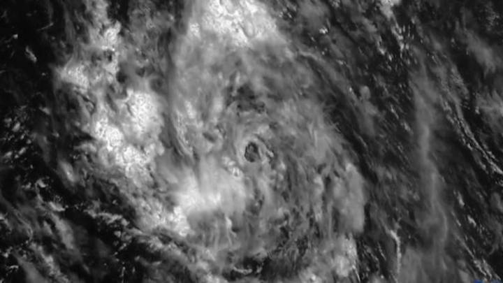 Imágenes satelitales captan a la tormenta tropical Erin fortaleciéndose sobre el Atlántico
