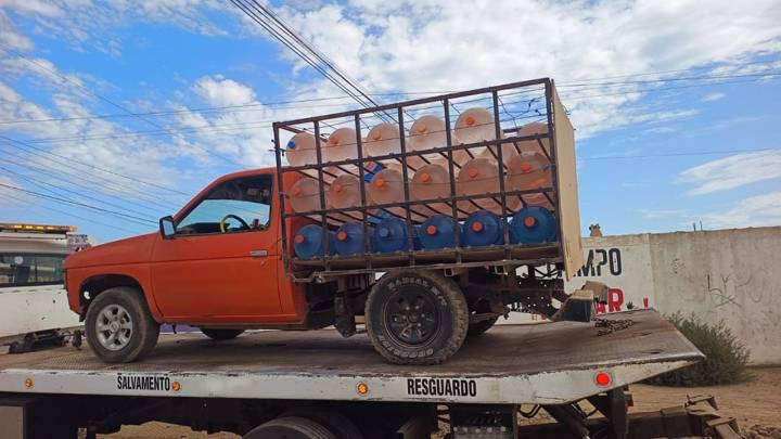 Detienen a menor por conducir auto con reporte de robo