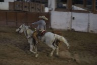 Desfilan charros y jinetes en la Cabalgata Juangabrielísimo
