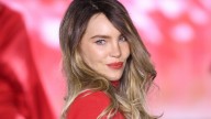 Belinda impacta con elegante look en el concierto de Bad Bunny: VIDEO
