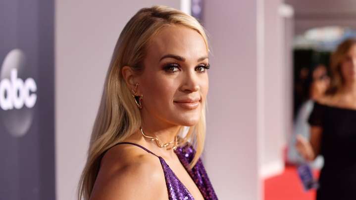 How Tall Is Carrie Underwood? Her Pic With This Famous Singer Has Everyone Wondering