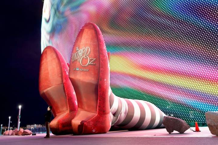 AI-enhanced, immersive ‘Wizard of Oz’ debuts in Las Vegas