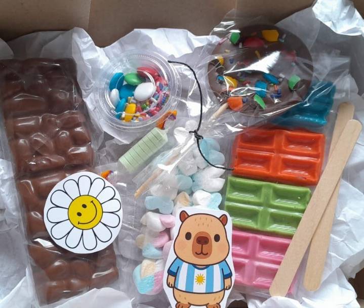 Chocos Tita y MA-JU Arte en papel, tienen el regalo ideal para el «Día del Niño»