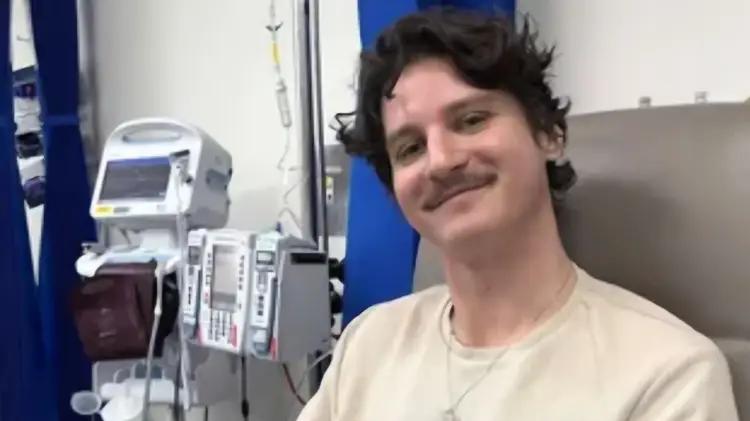 Jordan Brunoli, bajista con cáncer colorrectal, usa su historia para alertar a jóvenes