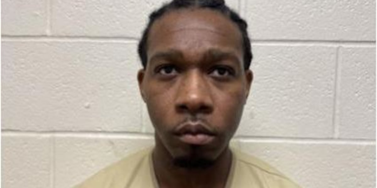 Man arrested for stabbing, robbing woman in Meriden