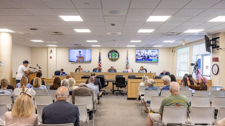 Riverhead cannabis shop freeze prompts heated debate