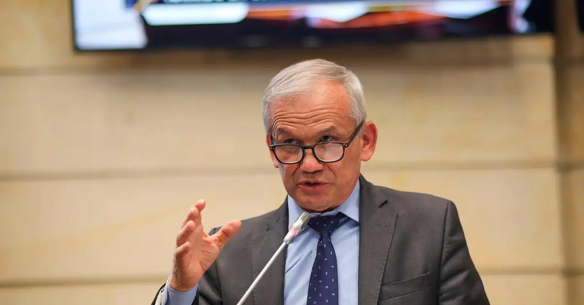 Carlos Ramón González fue huésped de lujo en embajada colombiana en Nicaragua mientras aquí lo investigaban por corrupción