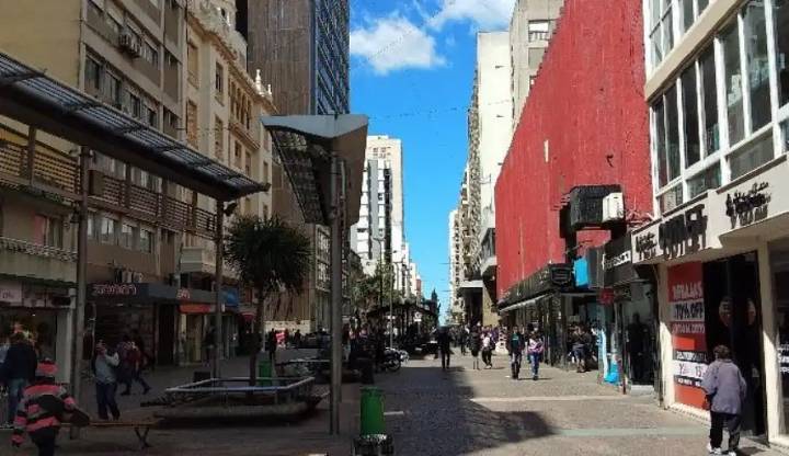 Ventas minoristas cayeron 12,7% en julio por baja actividad turística y pérdida de poder adquisitivo