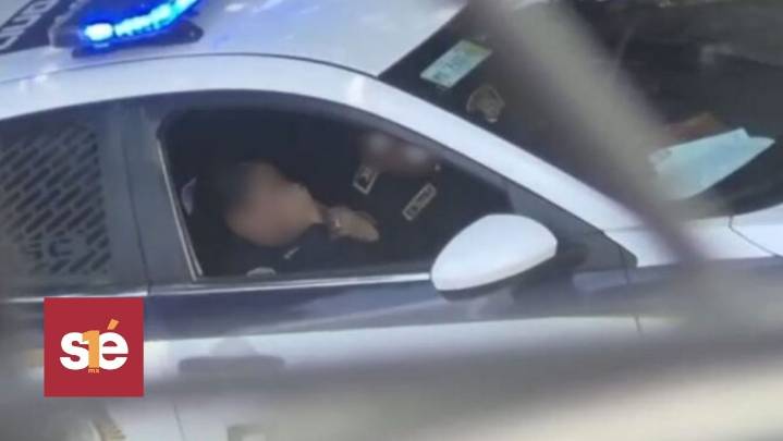 #Video SSC investiga a dos policías por presuntos actos sexuales en patrulla en CDMX