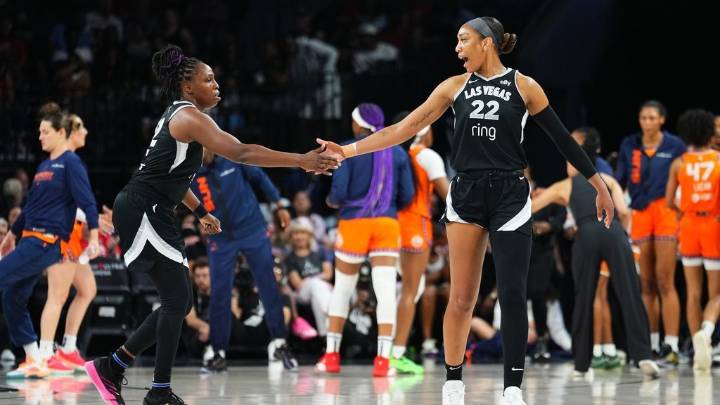 A'ja Wilson first in WNBA with 30