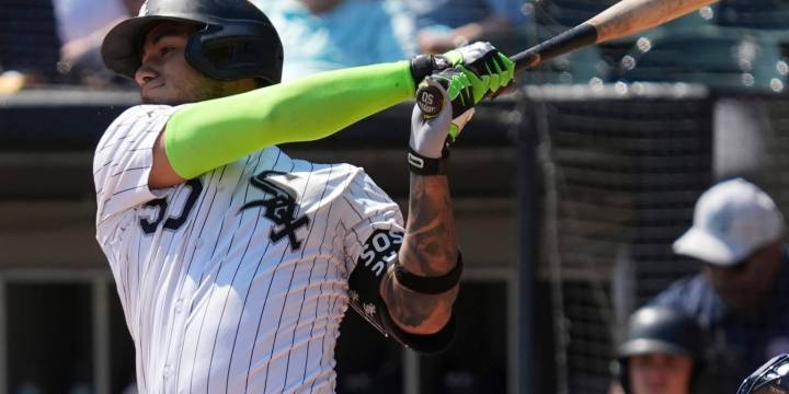 Lenyn Sosa's tiebreaking homer lifts White Sox over Yankees