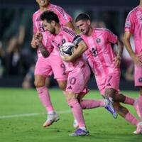 Messi brace puts Miami into Leagues Cup final