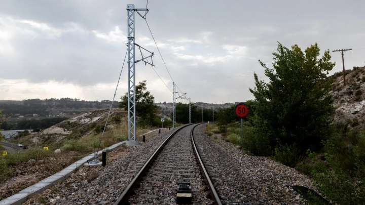 Seis meses, de los nueve previstos, sin tren por las obrasen la vía en Teruel