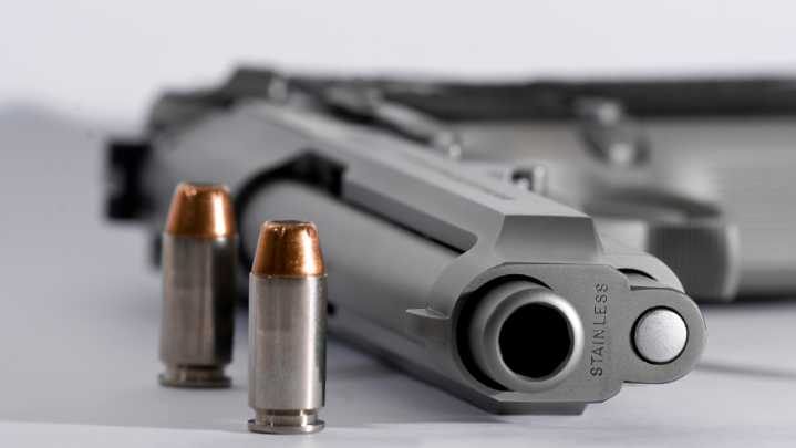 Balean a mujer en la calle Vives de Ponce