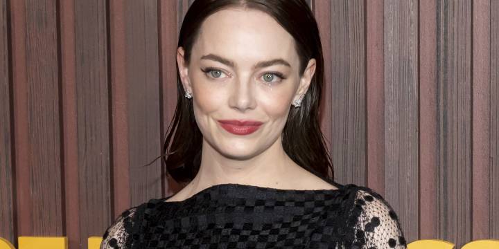 Emma Stone's Bald Look Revealed In New Bugonia Trailer