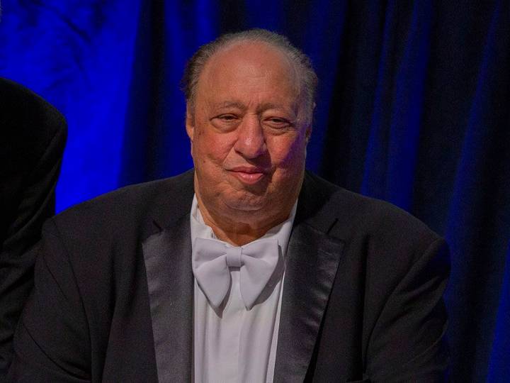 U.S. billionaire tells why he’s helping fund court fight to stop B.C. ostrich cull