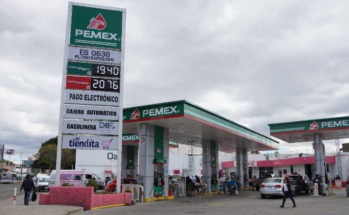 Tras desabasto, Pemex refuerza entrega de gasolina en CDMX; mantenimiento, causa de atraso en suministro de combustible