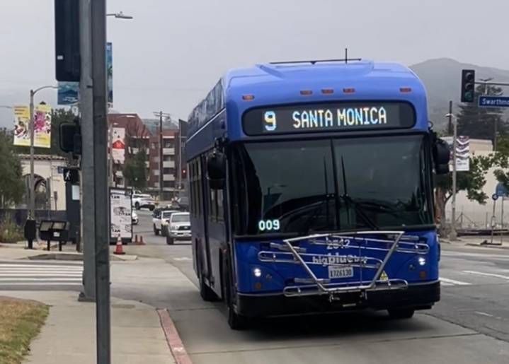 (Video) Public Transit Returns to Pacific Palisades
