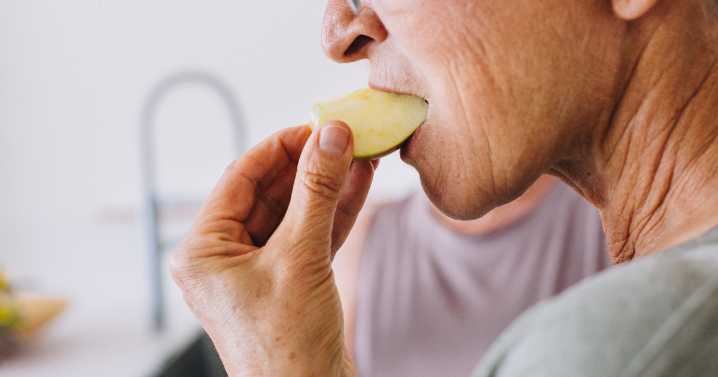 Eating Habit Changes May Be An Early Dementia Sign