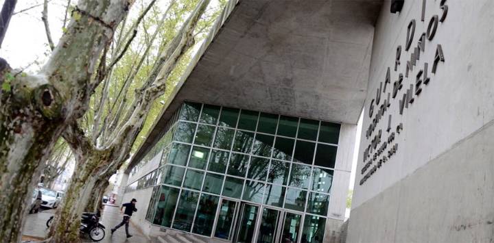 Murió una nena de 5 años que entró con convulsiones y lesiones a un hospital de Rosario: investigan a su madre y su pareja