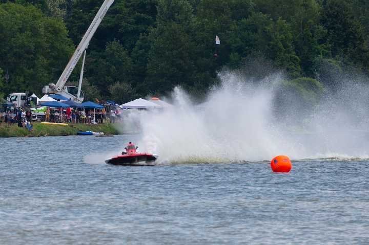 Mott Lake Regatta brings roaring boats back for third year